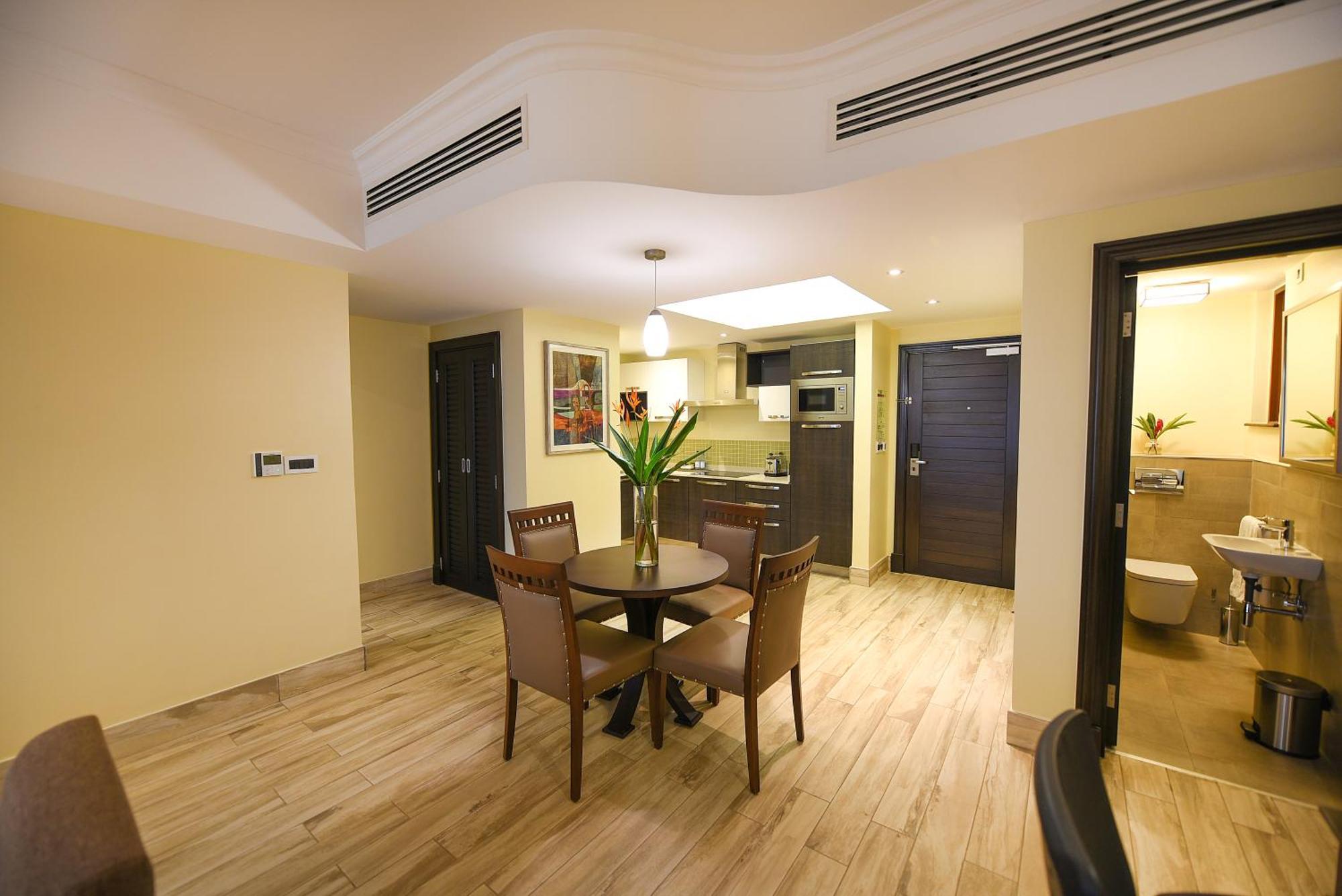 เมสทิล โฮเต็ล แอนด์ เรสซิเดนซ์ Hotel คัมพาลา ภายนอก รูปภาพ