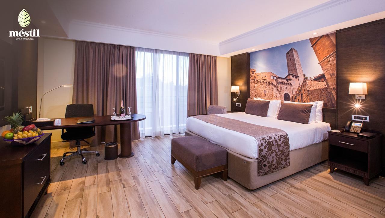 เมสทิล โฮเต็ล แอนด์ เรสซิเดนซ์ Hotel คัมพาลา ภายนอก รูปภาพ