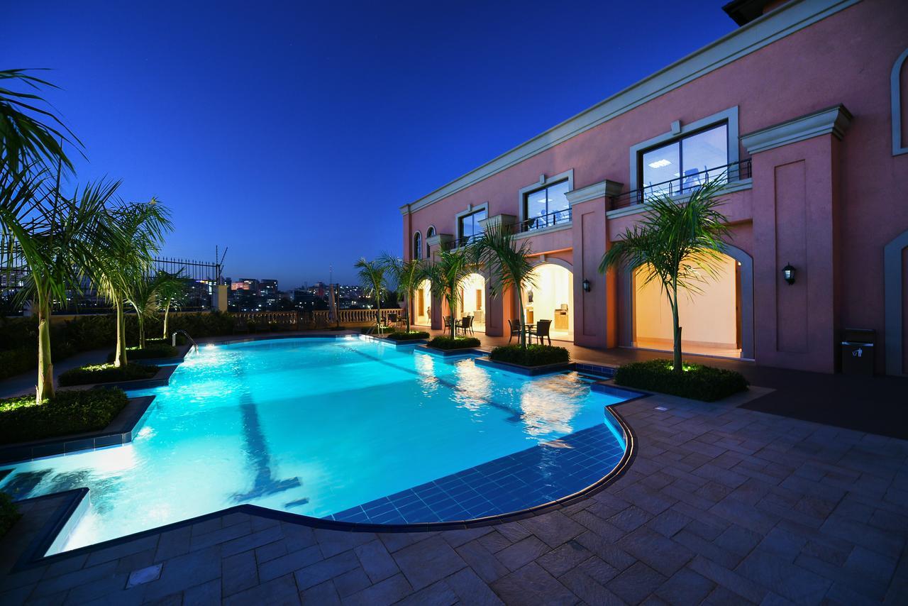 เมสทิล โฮเต็ล แอนด์ เรสซิเดนซ์ Hotel คัมพาลา ภายนอก รูปภาพ