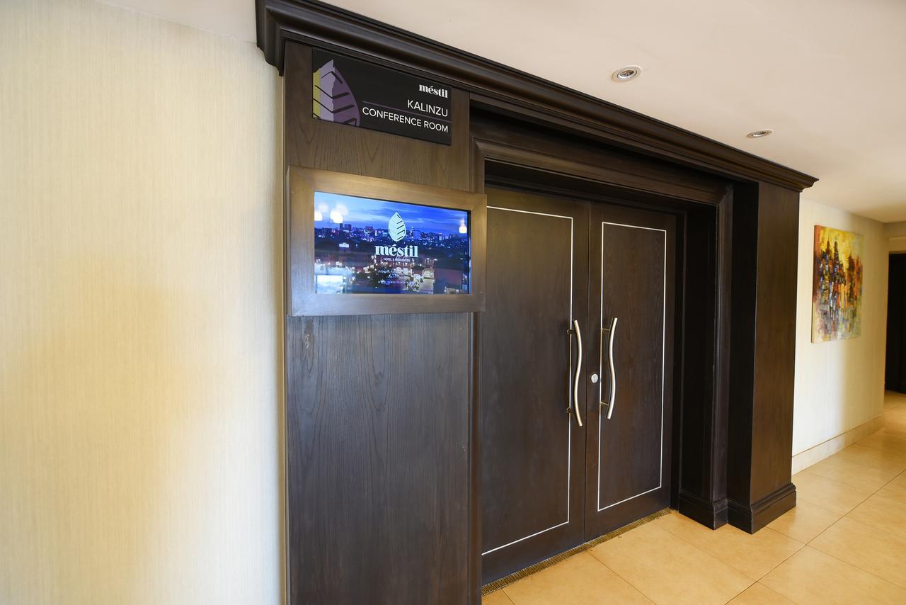 เมสทิล โฮเต็ล แอนด์ เรสซิเดนซ์ Hotel คัมพาลา ภายนอก รูปภาพ