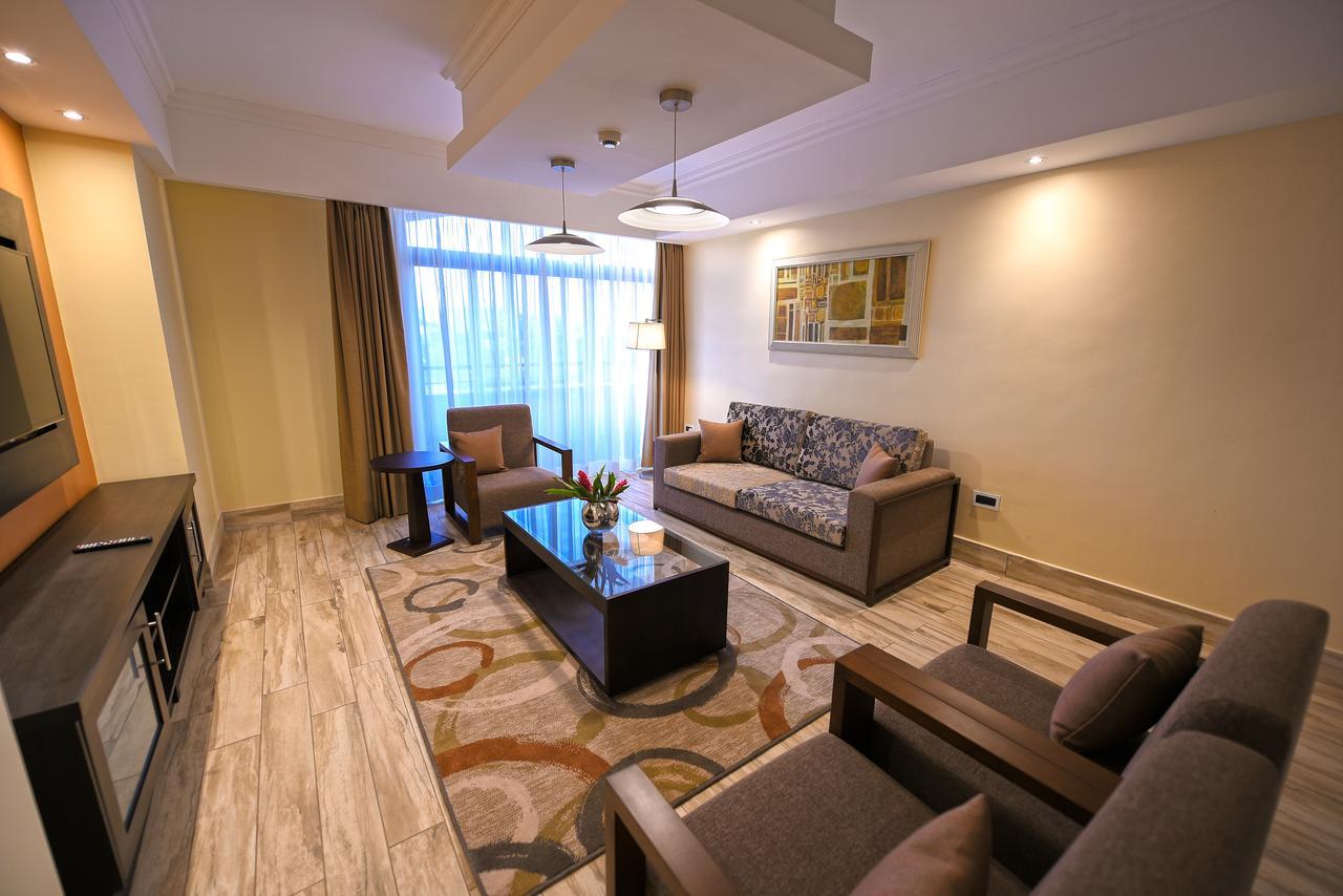 เมสทิล โฮเต็ล แอนด์ เรสซิเดนซ์ Hotel คัมพาลา ภายนอก รูปภาพ