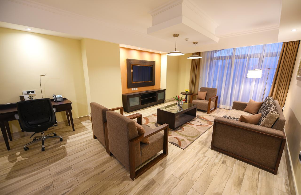 เมสทิล โฮเต็ล แอนด์ เรสซิเดนซ์ Hotel คัมพาลา ภายนอก รูปภาพ