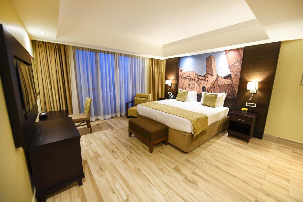 เมสทิล โฮเต็ล แอนด์ เรสซิเดนซ์ Hotel คัมพาลา ภายนอก รูปภาพ